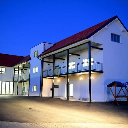 Hostel Ormoz Екстериор снимка
