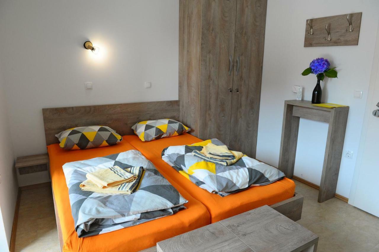 Hostel Ormoz Екстериор снимка