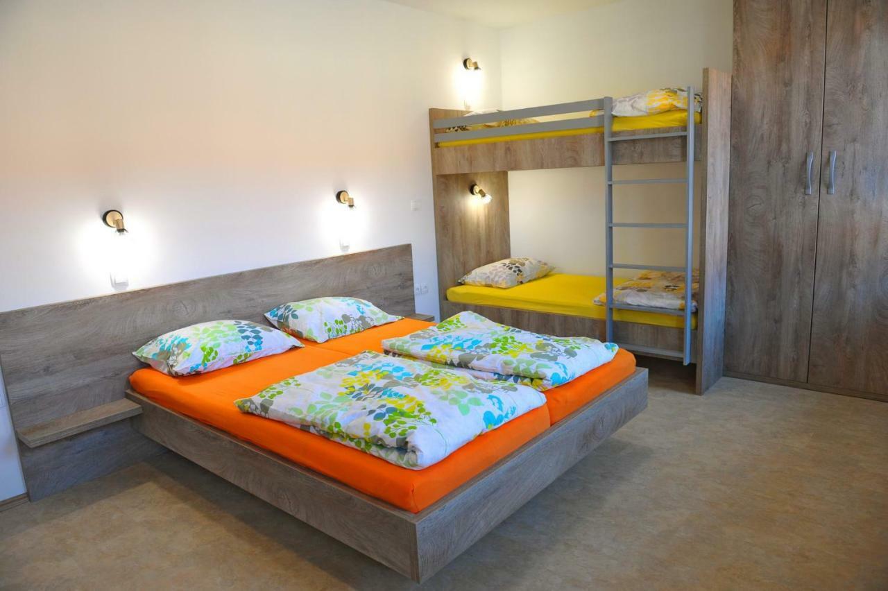 Hostel Ormoz Екстериор снимка