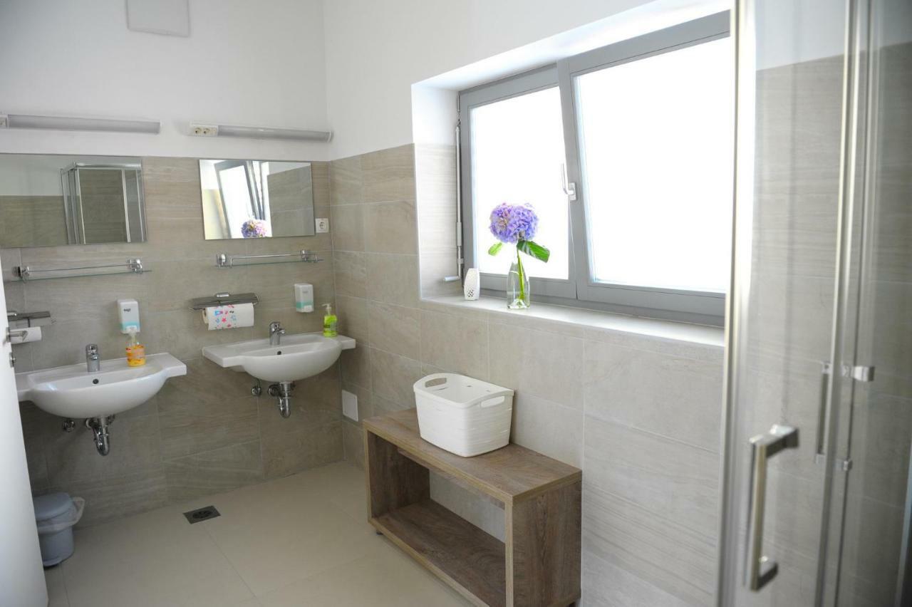 Hostel Ormoz Екстериор снимка