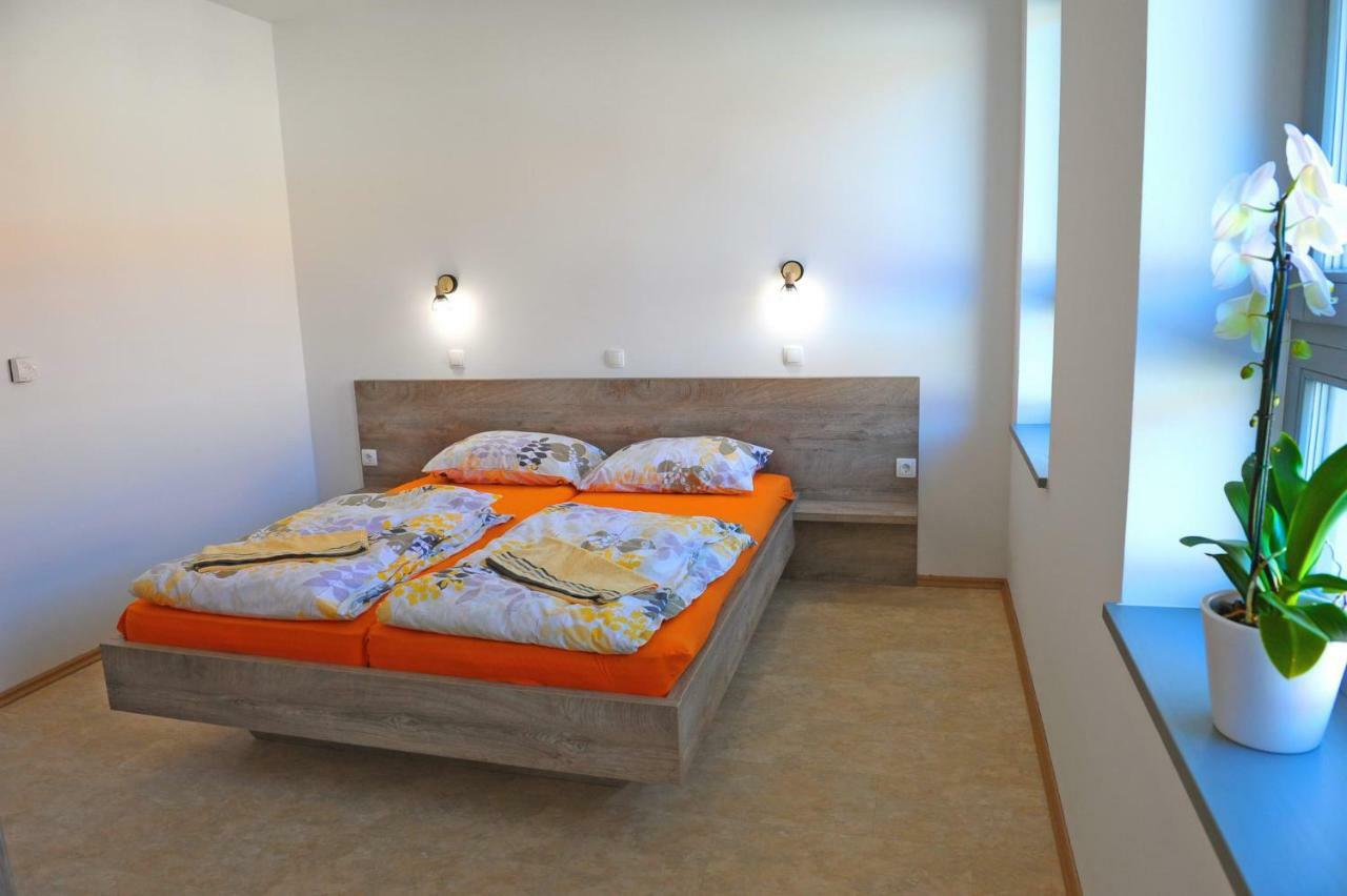 Hostel Ormoz Екстериор снимка